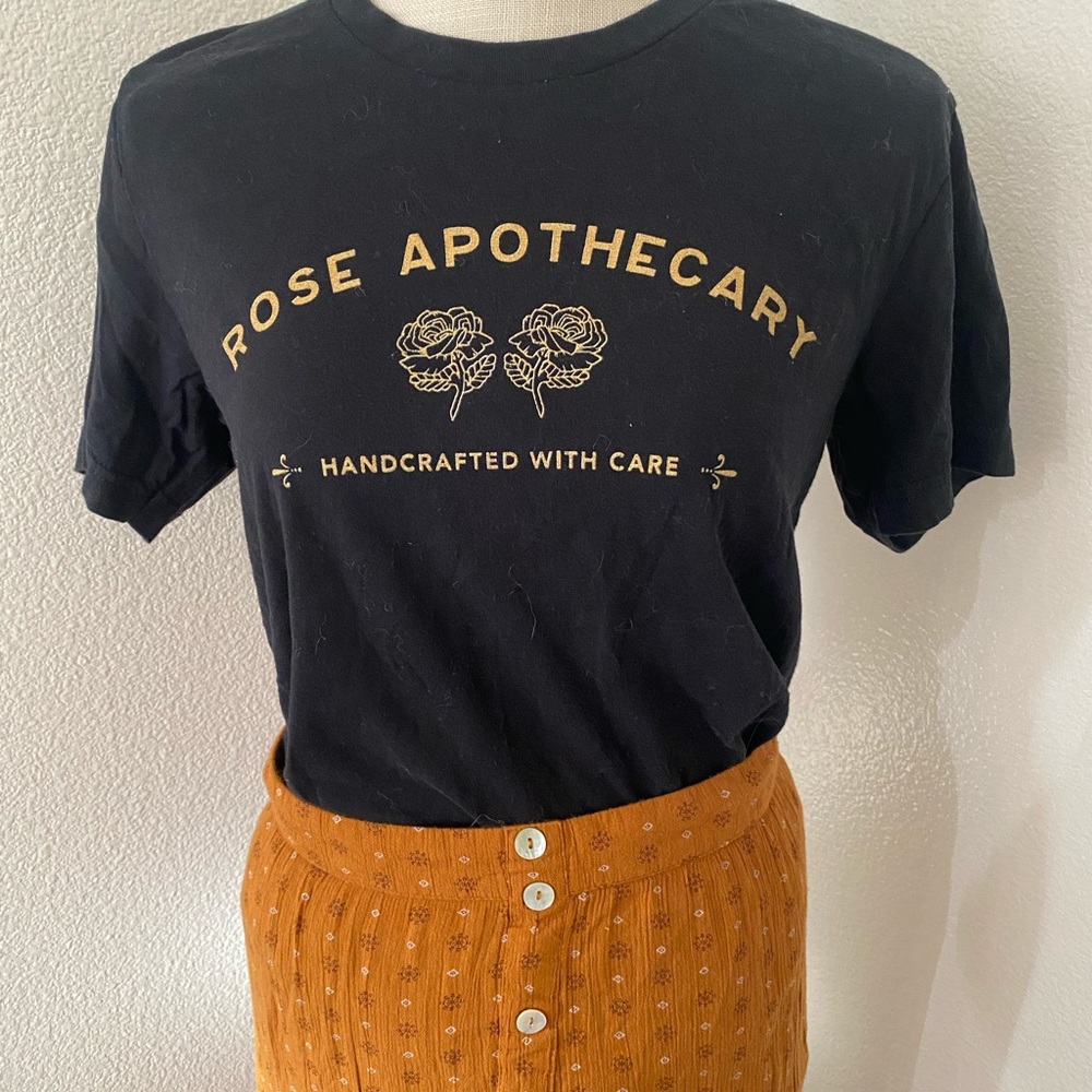 schitt's creek rose apothecary shirt 🌹